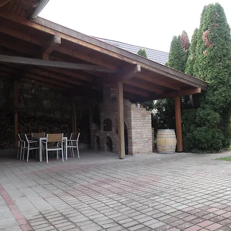 Falusi Vendeghaz * Etyek