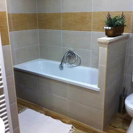Falusi Vendeghaz Apartment