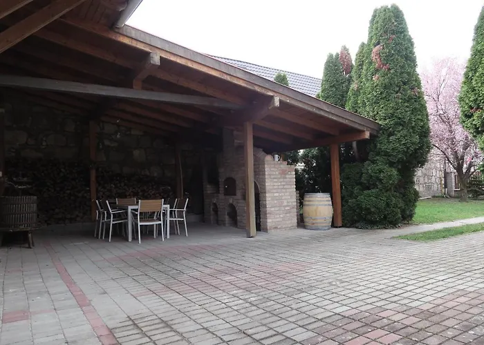 Falusi Vendeghaz * Etyek